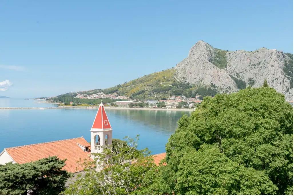 Apartments Mimac Omiš Exteriör bild