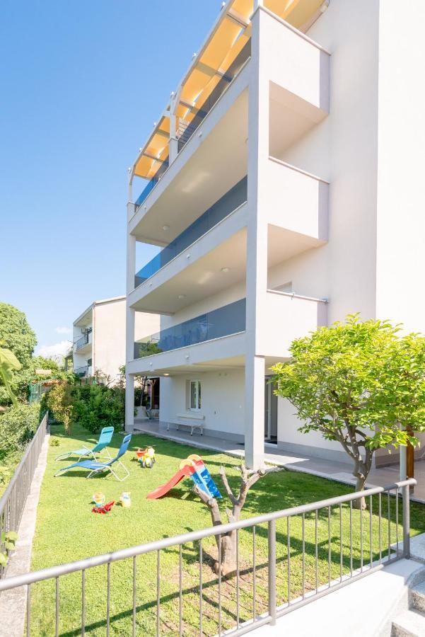 Apartments Mimac Omiš Exteriör bild